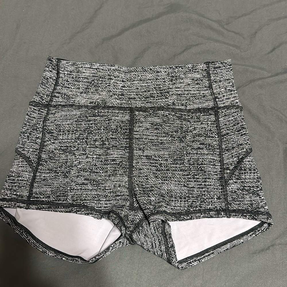 Lululemon size 8 shorts